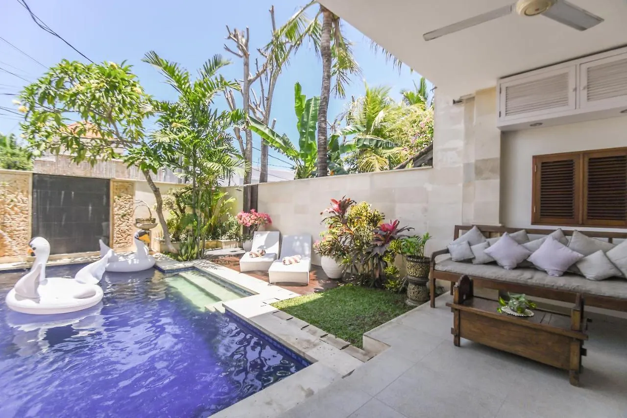 Amalia Swan Haven Villa Seminyak 0*, 세미냑