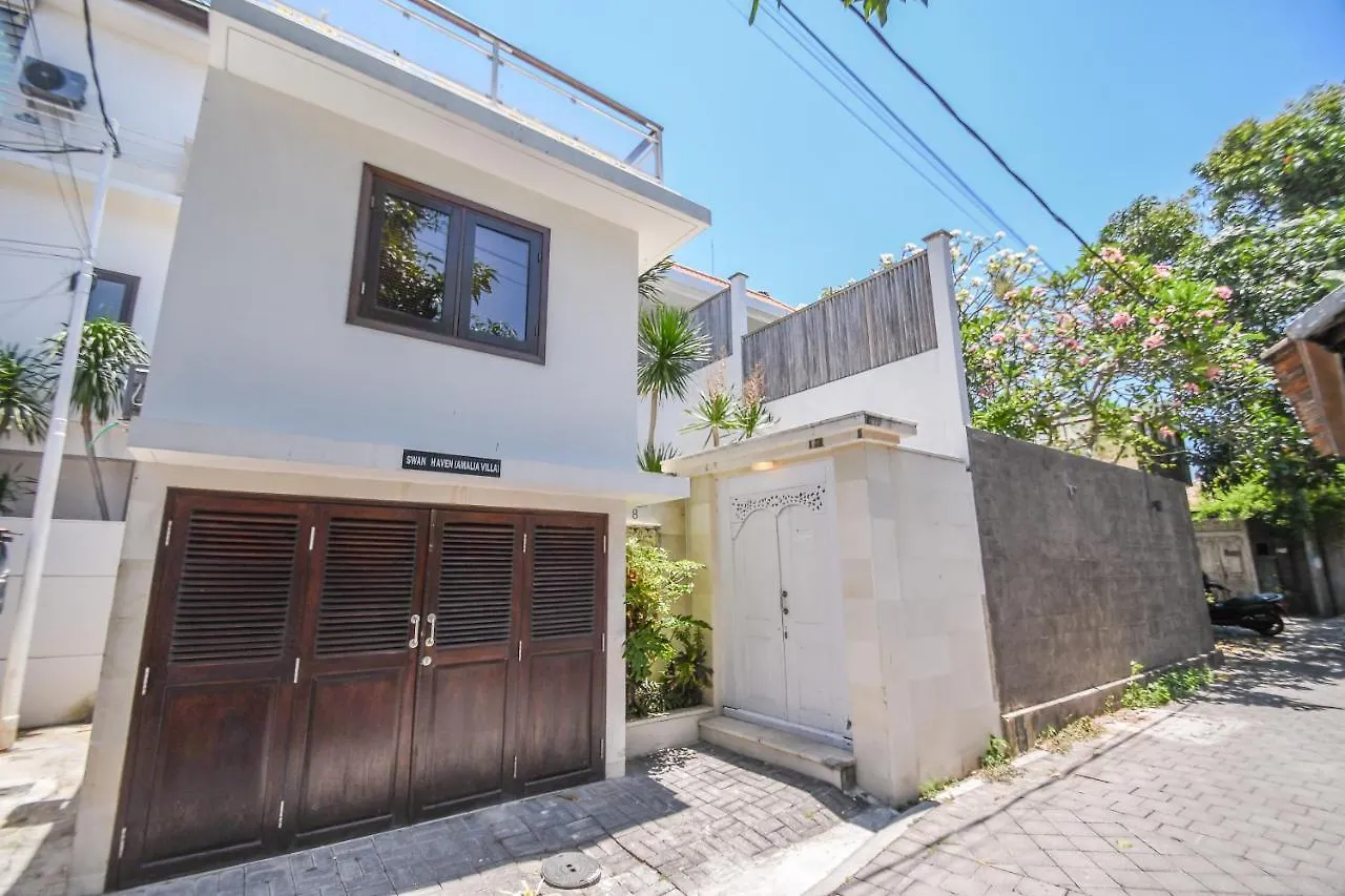 Amalia Swan Haven Villa Seminyak 세미냑
