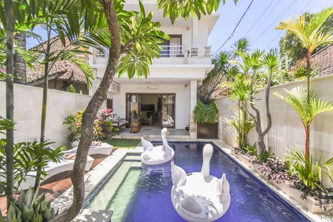 Amalia Swan Haven Villa Seminyak Indonesië